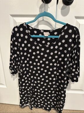Chico's Black Short Sleeve Tee with White Polka Dots